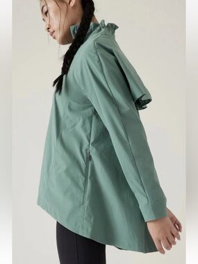 Athleta Advwntage poplin Light Teal Half-Zip Utility top M